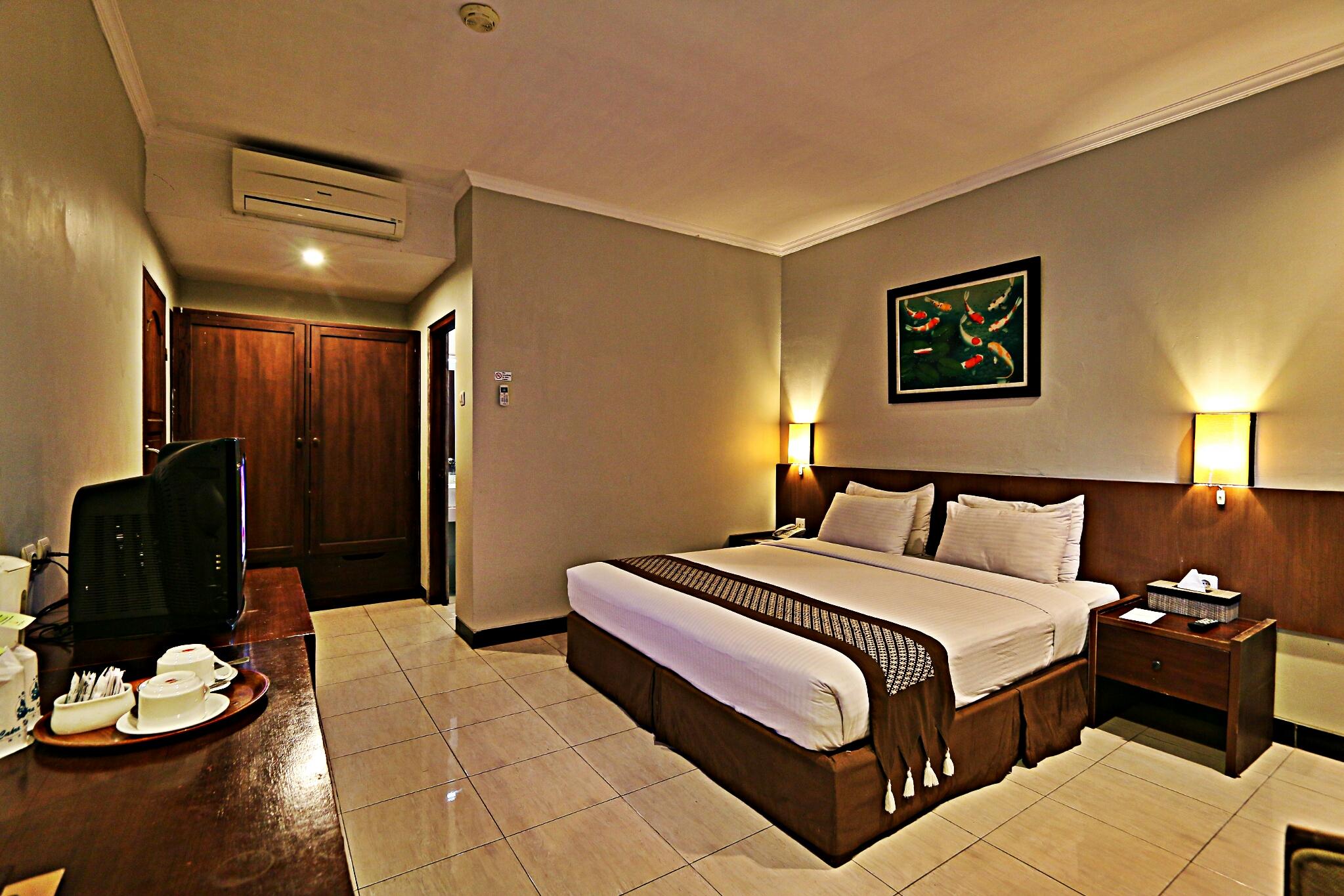 Cakra Kembang Hotel Kejayan Exterior photo