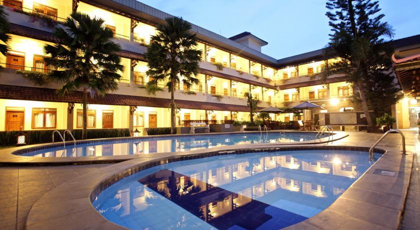 Cakra Kembang Hotel Kejayan Exterior photo