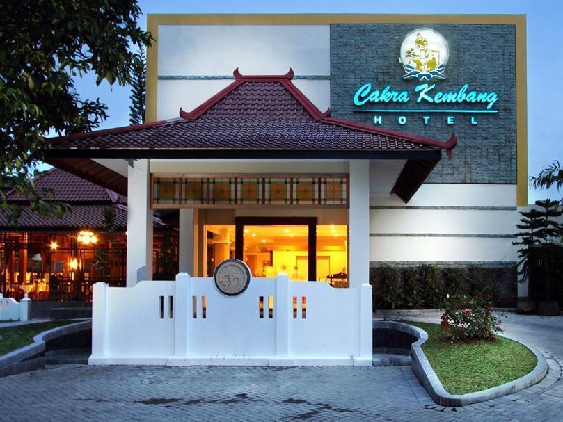 Cakra Kembang Hotel Kejayan Exterior photo